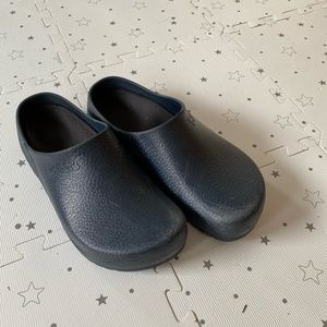 BIRKENSTOCK CLOGS